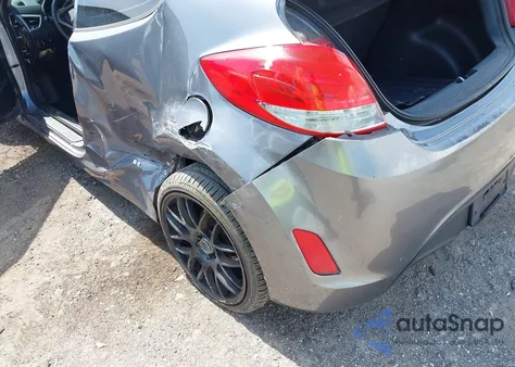 2014 Hyundai Veloster Base W/Black z USA, uszkodzony, nr VIN KMHTC6AD0EU204625